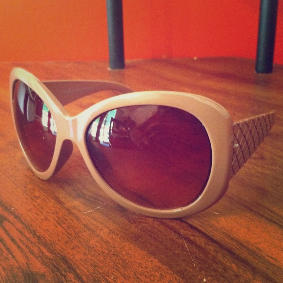 Big tan shades