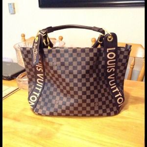 LV handbag👜👜👜@hny21