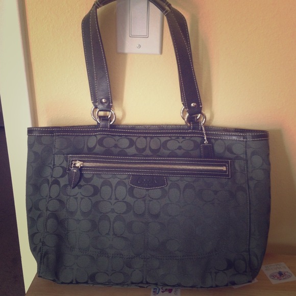 Authentic Coach olive green tote