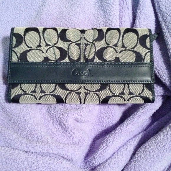 Authentic Coach Wallet, Navy