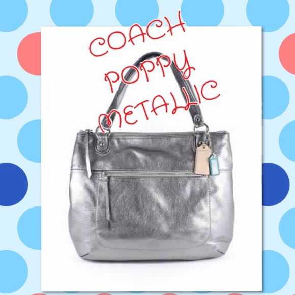 SOLD 📵📵✋COACH Poppy Metallic purse- BUNDLED
