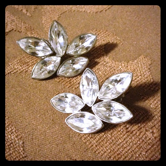 ☝Reserved📦 Vintage diamond earings
