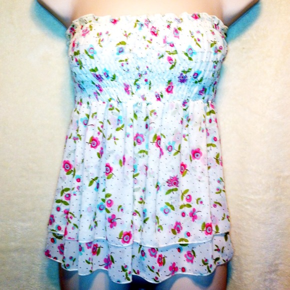 SOLD💕Flirty Cream Layered Tube Top!