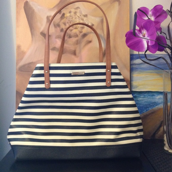 Rebecca Minkoff Handbags - Rebecca minkoff expandable tote