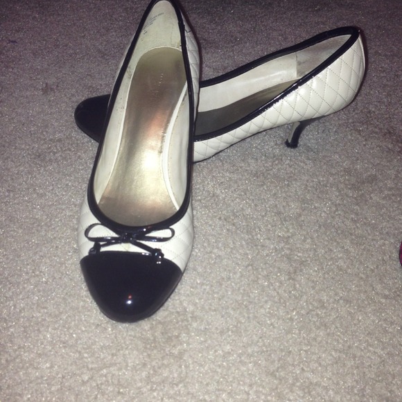 Nine West Chanel inspired, cap toe pump!