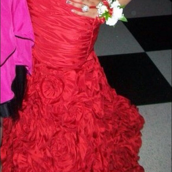 Tony Bowls Prom Dress Train