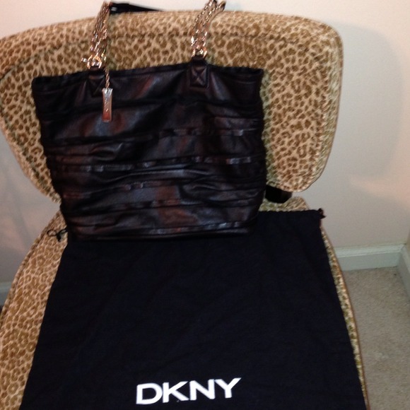 Authentic Leather DKNY Leather purse' - Picture 1 of 1