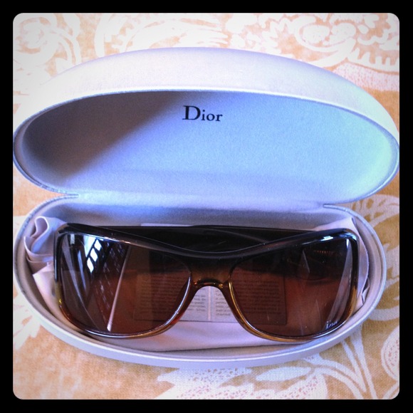 SOLD IN BUNDLE 🎀 Authentic DIOR Sunglasses!