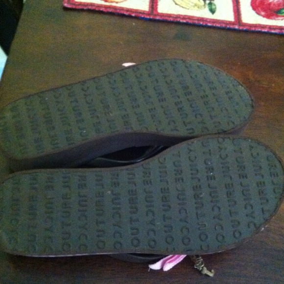 Juicy couture flip flops - Picture 3 of 3