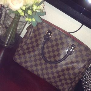 Brown speedy bag!