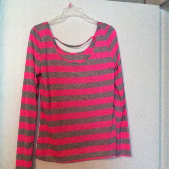 Shirt from jcpennys never worn - Picture 2 of 2