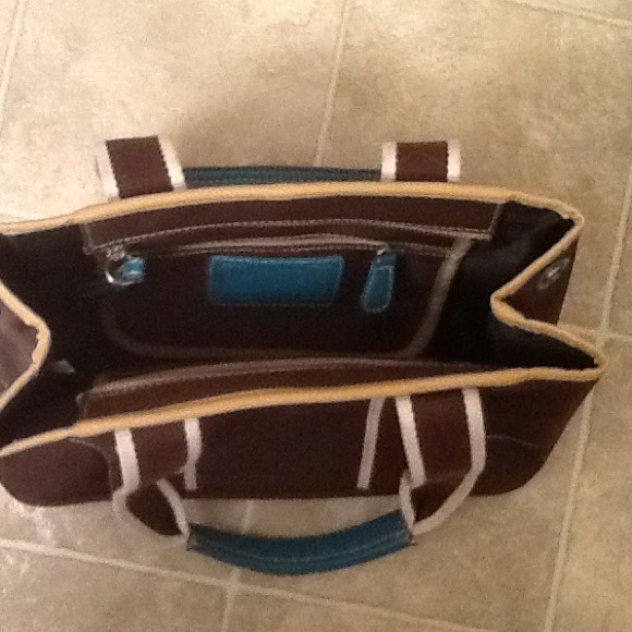 Sold - Picture 3 of 3