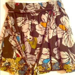 🚨Reduced! Hollister floral skirt🌺🌸