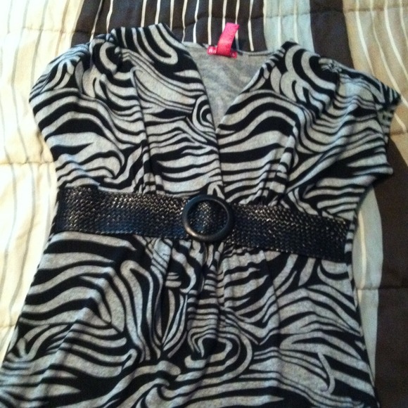 Dressy top - Picture 2 of 2