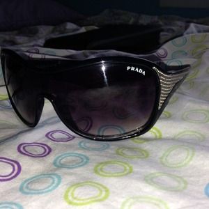 🌺 Reserved 🌺 👓 Prada Sun Glasses
