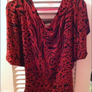 🚨Reduced!! Flirty, red animal print blouse!