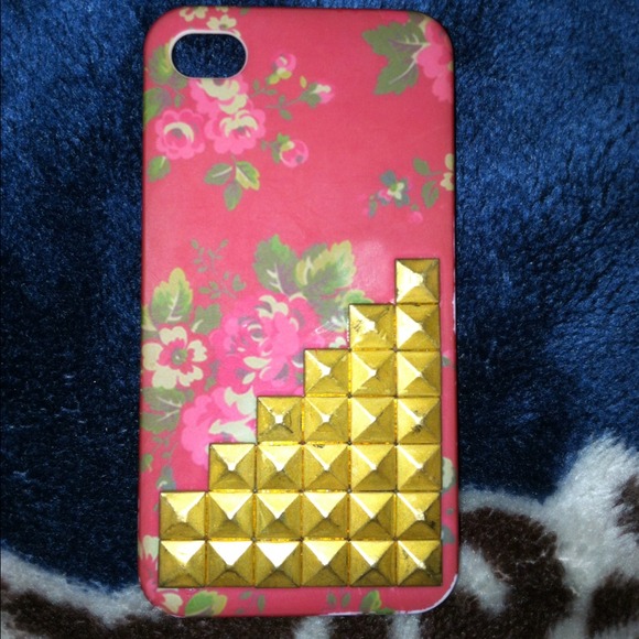 Vintage look I-phone 4/4s with gold studs .