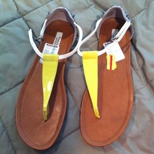 Size 10 Vera Wang Sandals