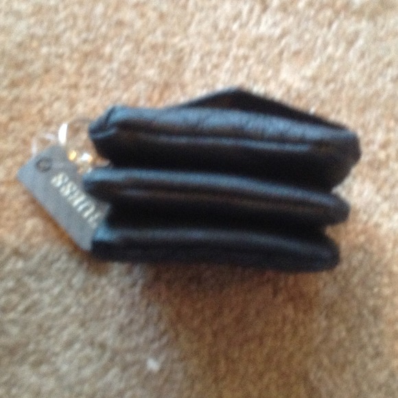 Brand new" Black guess wallet - Picture 2 of 3