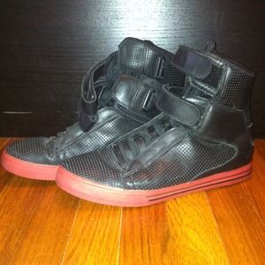 Men's black and red Supras.
