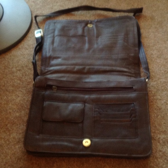 Leather Donney & Bourk brown bag fits iPad - Picture 3 of 3