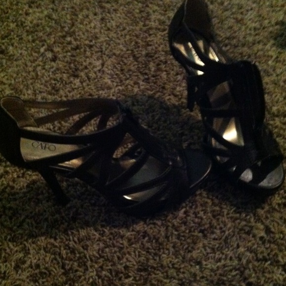 Dark brown heels - Picture 3 of 3