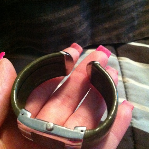 Cuff watch - Picture 2 of 2