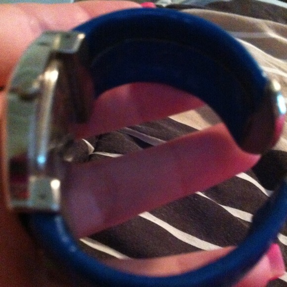 Cuff watch - Picture 2 of 2