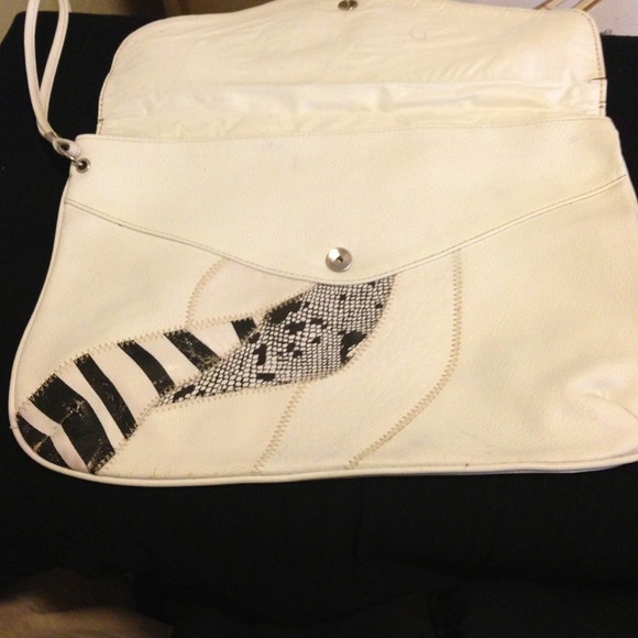 Vintage Clutch by Bag Bazaar - Picture 2 of 4