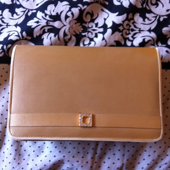Gold clutch
