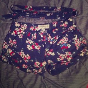 Aeropostale shorts with matching cloth belt🎀