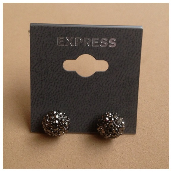 Express Jewelry - NWT Express sparkly stud earrings