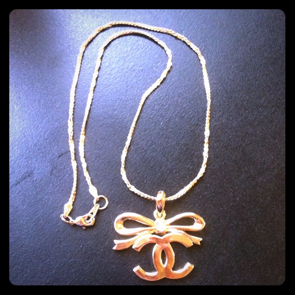 Necklace and juicy mouse bundle
