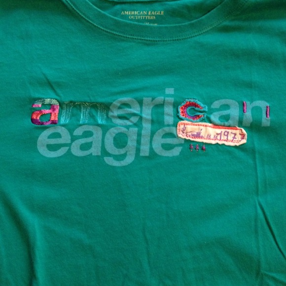 SOLD📦📦📦📦💋Cute green American Eagle tee shirt