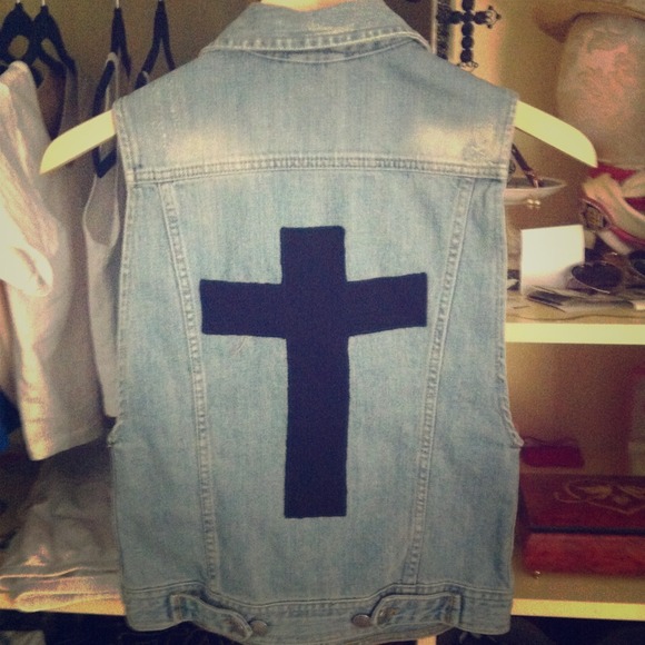 Brandy Melville cross-back denim vest