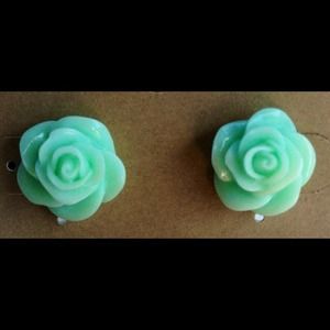 ROSE STUDS!