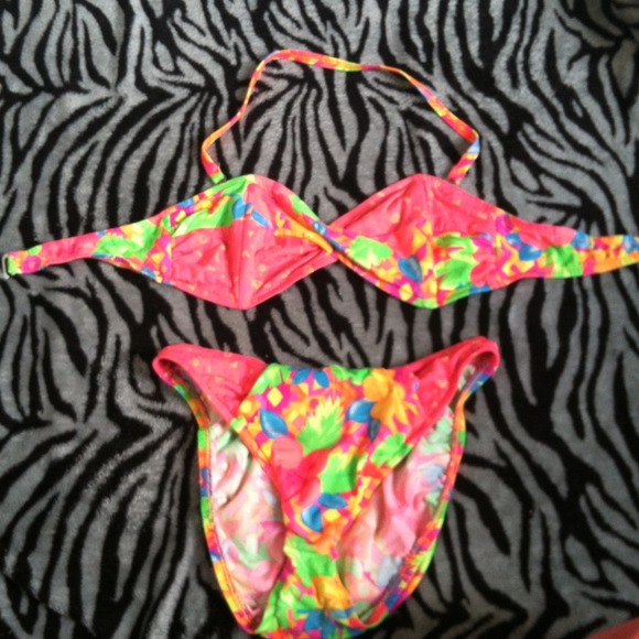Retro/vintage colorful bikini!