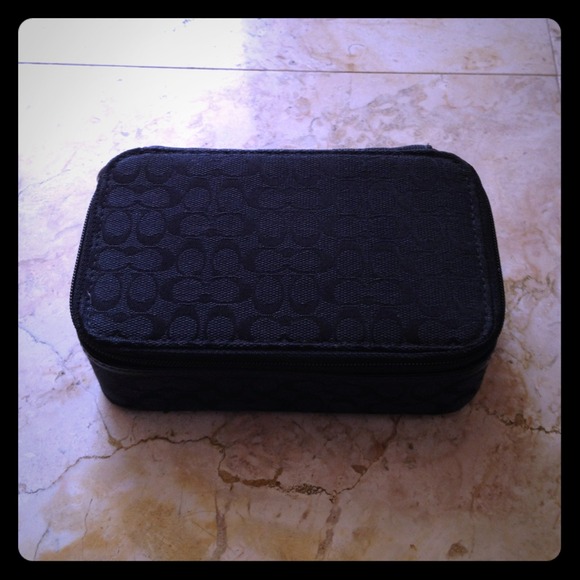 ❌Not available ❌ sold ❌Coach travel jewelry box