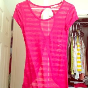 Pink top with key hole back