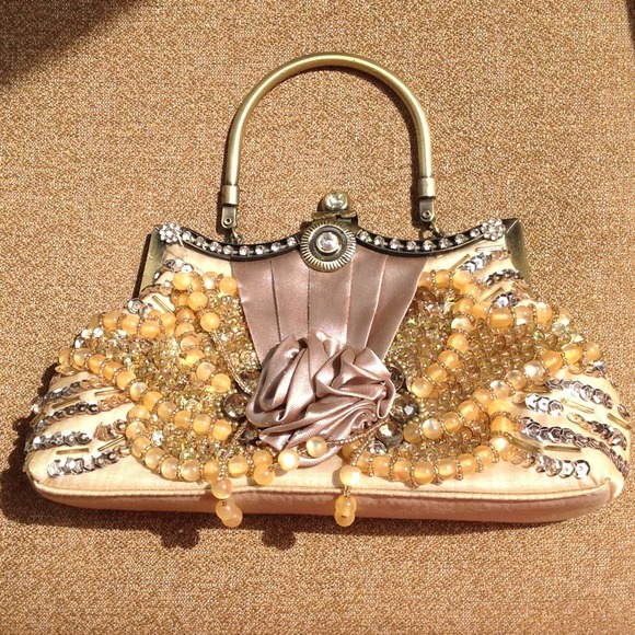 Beautiful vintage bag!
