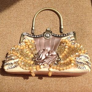 Beautiful vintage bag!