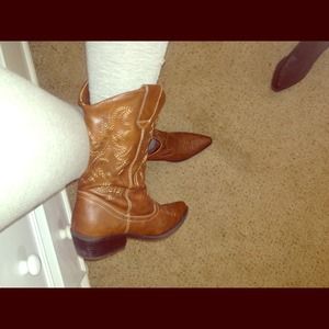 Cowboy boots 👢