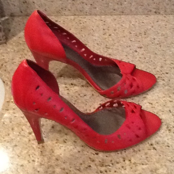 BCBG Shoes - Picture 2 of 2