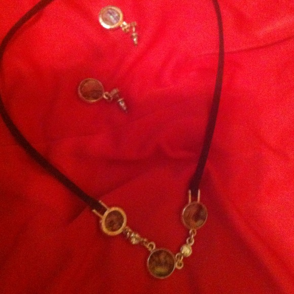 Necklace and earring set