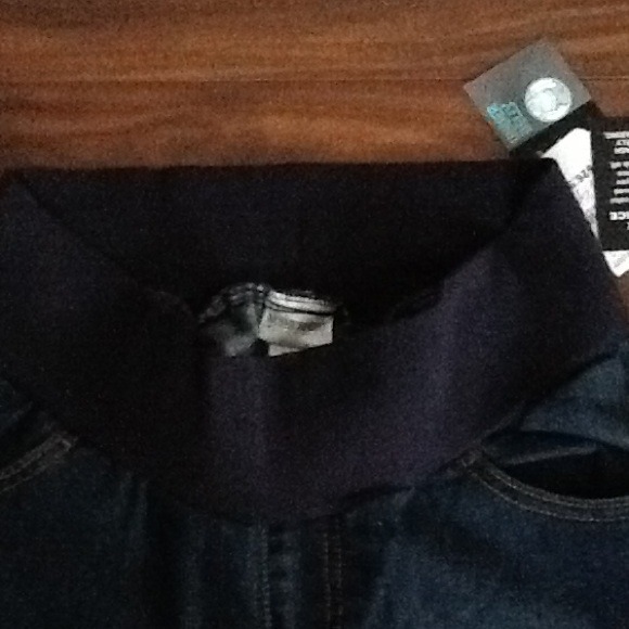 Motherhood Jeans - Picture 2 of 3