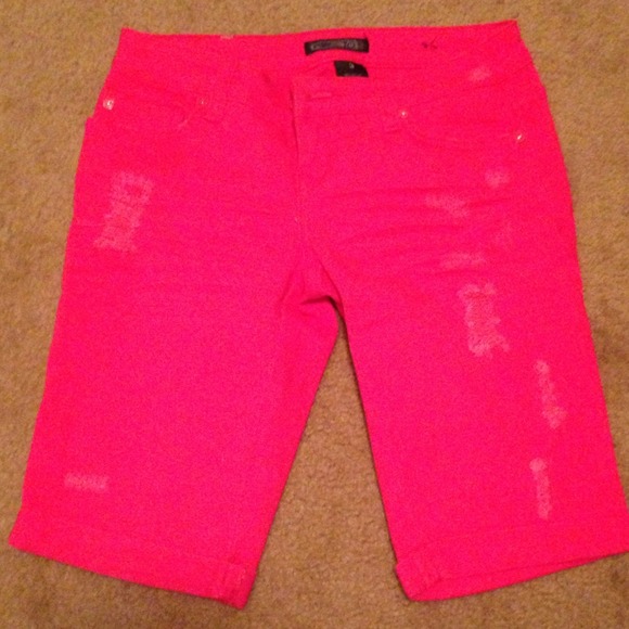 Red Zana Di Capris❤️💃🏽 - Picture 2 of 4