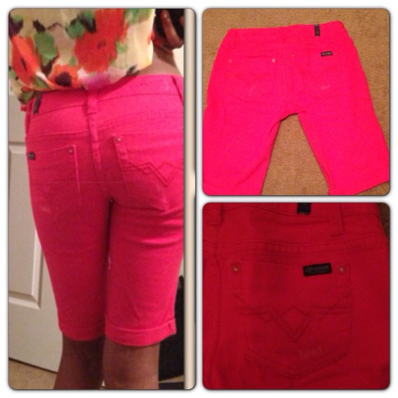 Red Zana Di Capris❤️💃🏽 - Picture 3 of 4