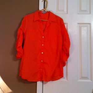 Pictures dont do this button down justice!!!!