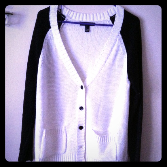 💗Sold💗 Colorblock button up sweater