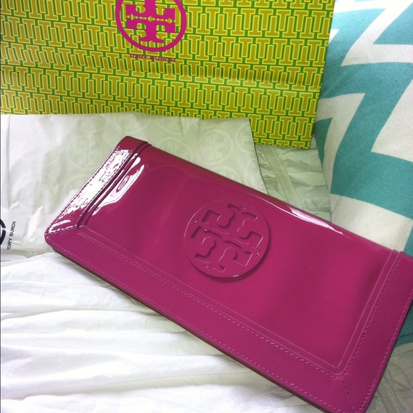 Tory burch clutch